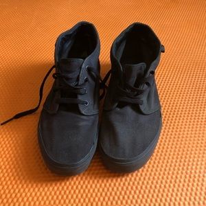 Classic Chukka Mid Vans